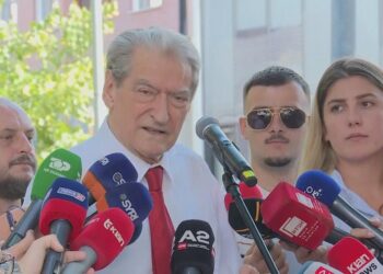 Berisha s’i ndahet Altin Dumanit: Mashtrues i rangut të lartë, mbron vjedhjen e votës