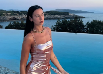 Pas “Sunny Hill”, Dua Lipa nis pushimet në Ksamil: Arrita në kohë për këtë perëndim të mrekullueshëm!