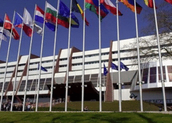 Bashkimi Europian përpjekje për të qetësuar marrëdhëniet me SHBA-në, pezullon tarifat