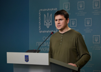 Mesazhi i këshilltarit të Zelenskyt: Territoret nuk preken, armëpushimi “kusht i parë”