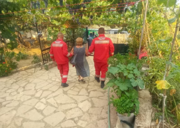 Zjarr i madh në Finiq. Ekipet e emergjencës në “luftë” me flakët, evakuohen banorët