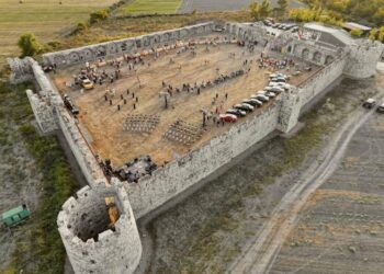 Kalaja e Bashtovës rihap dyert për vizitorët, Rama: Ka rilindur si një hapësirë moderne për kulturën e turizmin