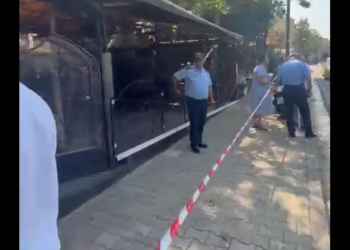 Rama publikon videon: Një tjetër “mur kinez” ra, për t’i hapur rrugë Rilindjes Urbane 2.0