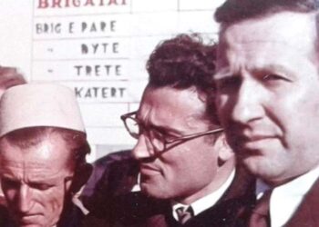 Kur Mitrush Kuteli i shkruante Mehmet Shehut: S’i kalova 40 vite me dëfrime, por me punë! A do bëhet Partia…