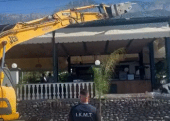 IKMT ‘zbarkon’ në Drimadhes, shemb objektin që doli jashtë lejes së ndërtimit