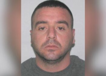 Në kërkim prej muajsh për vrasjen e Bejtjes, kush e strehonte Flodian Plakun?! Policia shoqëron shtatë persona