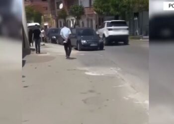 Makina e policisë në sens të kundërt në Pogradec, gjobitet efektivi, i hiqet patenta
