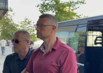 “Popoviç e pranoi fajësinë nën presion”, Serbia: Vendimi nuk u mor me vullnetin e tij të lirë