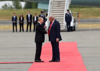 Takimi historik/ A do të pranoni një armëpushim? Valdimir Putin u shmanget pyetjeve të gazetarëve