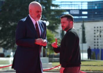 “Po punojmë për t’i dhënë fund luftës”, Zelensky zbardh bisedën me Ramën: Diskutuam përgatitjet për takime në…