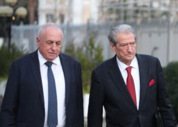 “Shqiptarët të bëjnë më shumë”… që Tritan Shehu të mbetet gjithë jetën deputet