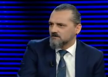 Fëmijët tanë nuk lindin me thikë në dorë