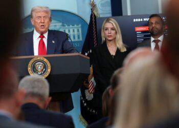 Trump para takimit me Putin: Do të ketë shkëmbim territoresh, jam i irrituar nga Zelensky