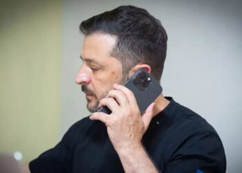 Zelensky reagon pas takimit të të dërguarit të SHBA-së me Putin: Rusia duket më e gatshme për armëpushim, por…
