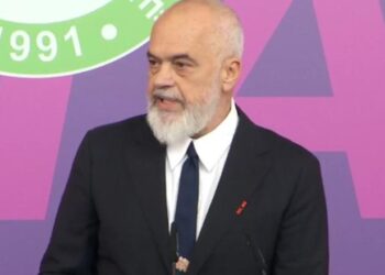 “Emergjenca e drejtimit të Tiranës nuk mban më!”/ Rama: Sa të jem unë, asnjë pendesë…