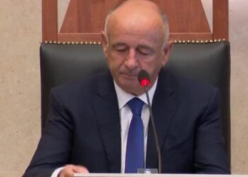 Vasil Llajo drejton seancën e parë: Të ndërtohet kultura e bashkëpunimit për çështje të mëdha kombëtare