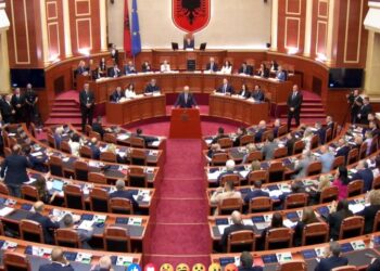 Ndërpritet seanca, Rama: Nëse nuk lejoni debat kalojmë në votim, Peleshi i heq fjalën Balliut