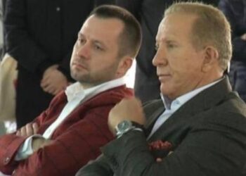 Behgjet Pacolli shkarkon administratorin e Aeroportit të Vlorës!