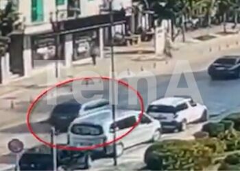 Del VIDEO / Momenti kur Ragip Gila largohet me BMW në mes të Shkodrës pas masakrës
