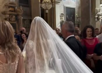 Dasma luksoze e djalit të Jozefina Topallit në Romë, Flamur Noka dhe Argita Berisha në mesin e të ftuarve (VIDEO)