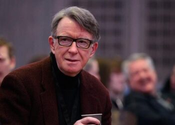 “Ia vlente rreziku”, polemikat për ambasadorin e shkarkuar britanik në SHBA mbi lidhjet e tij me Epstein-in