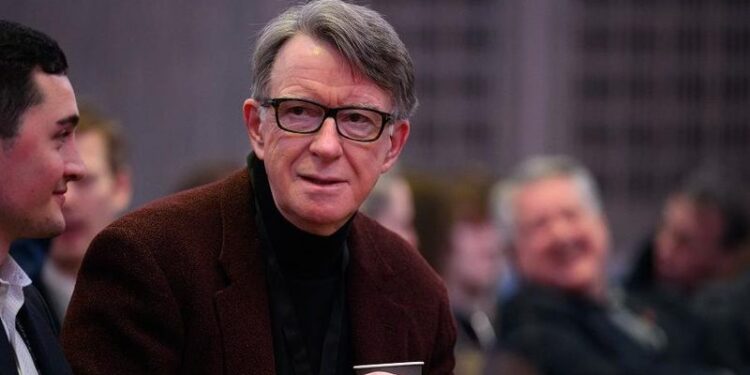 “Ia vlente rreziku”, polemikat për ambasadorin e shkarkuar britanik në SHBA mbi lidhjet e tij me Epstein-in