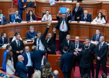 Deputeti i PD: Më përjashtuan nga Kuvendi se ngrita zërin kundër një kryetari sharlatan