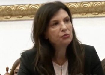 Topalli “sfidon” Peleshin: Pyet Gramoz Ruçin, a është përfshirë ndonjëherë në dekret një lodër teknologjike?