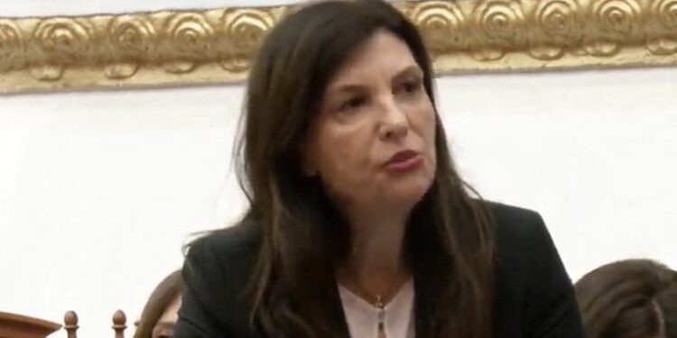 Topalli “sfidon” Peleshin: Pyet Gramoz Ruçin, a është përfshirë ndonjëherë në dekret një lodër teknologjike?