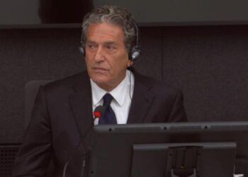 Zyrtari amerikan në gjyqin e Thaçit: Rugova luftonte paqësisht! Takimet e mia me Hashimin…