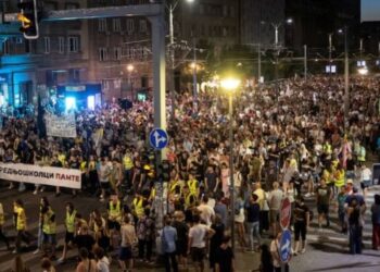 Nuk ndalen protestat në Beograd, kërkohen zgjedhje të parakohshme