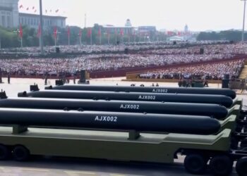 Kina zbulon armë të reja në paradën ushtarake, Xi: Bota duhet të zgjedhë midis paqes dhe luftës! Reagon Trump