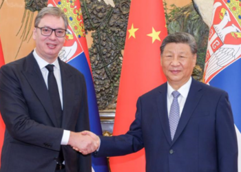 “Kinezët bërtasin emrin tim në rrugë”, Vuçiç pas takimit me Xi: Djalit do t’i mësoj gjuhën tuaj