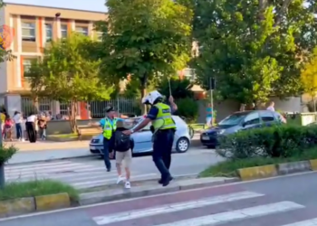 Policia mesazh për nxënësit e mësuesit me rastin e vitit të ri shkollor: Rrisim sigurinë!