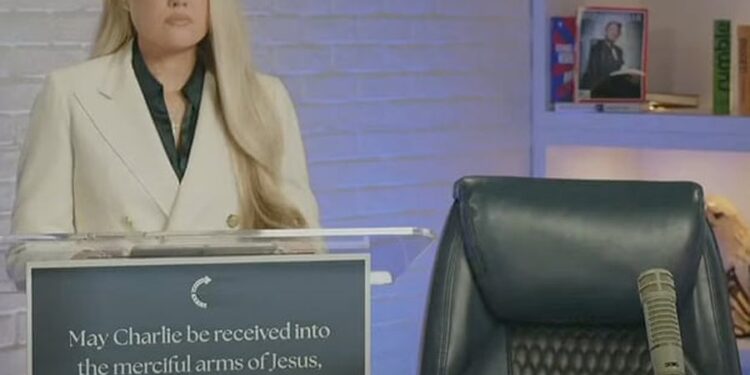 Gruaja e Charlie Kirk iu drejtohet “përgjegjësve” për atentatin: Nuk e keni idenë çfarë force të papërmbajtshme keni lëshuar në mbarë botën