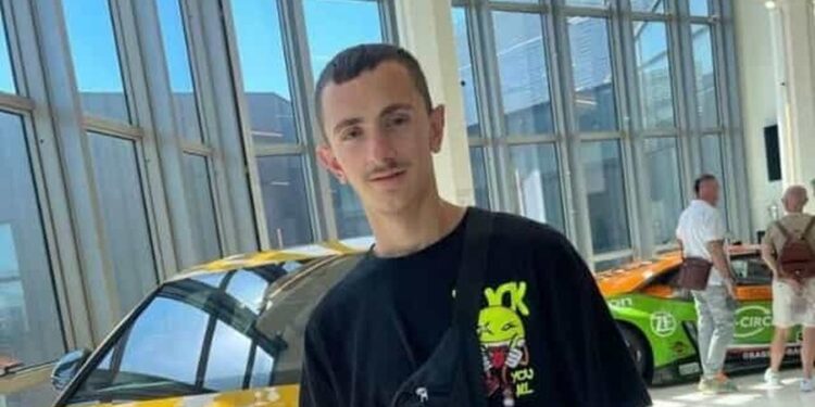 “Do të na mungosh, pusho në paqe”/ Miqtë vajtojnë shqiptarin, i cili humbi jetën në një ndjekje policore