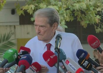 “Dumani po shkulte flokët, po qante”, Berisha vijon me akuzat: I dështoi zgjatja e mandatit