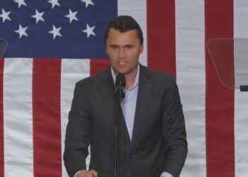 “The Charlie Kirk Show” vazhdon, Vance e drejton nga Shtëpia e Bardhë