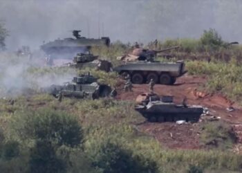 Tanke, avionë luftarakë dhe helikopterë, stërvitje e kombinuar e ushtrisë kroate