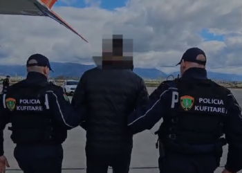 Trafikoi kanabis drejt BE me një grup kriminal, arrestohet 52-vjeçari në Rinas