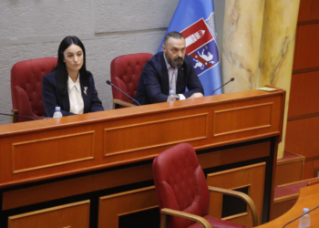 Mbledhja për shkarkimin e Veliajt, kryetarja e Këshillit: E transformoi Tiranën, por duhet zgjidhur ngërçi