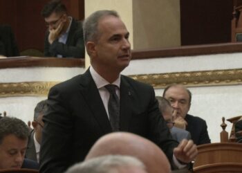 “Parlamenti i pazareve”, Boçi – mazhorancës: Po i drejtoni thika qytetarëve