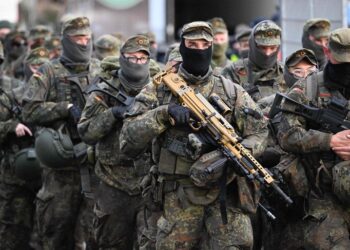 NATO tregon “dhëmbët”, nis stërvitja e madhe ushtarake në Hamburg