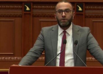 Bardhi: Ndryshimi i strukturës së re të Kuvendit duhet t’ju turpërojë, flisni për hapje kapitujsh e përralla integrimi