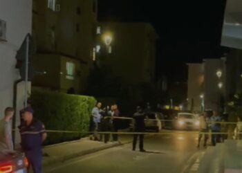 Sherr për parkimin në Kukës, shkëmbim zjarri mes të rinjve, policia ‘blindon’ zonën