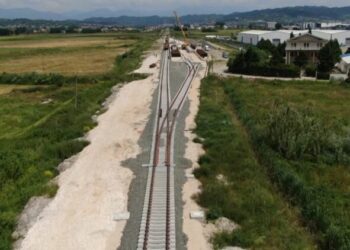 Miratohet granti 60.5 mln euro për linjën hekurudhore Durrës-Rrogozhinë