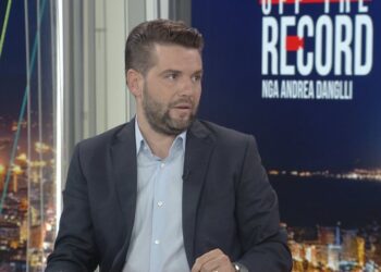 “Nuk krahasohet rasti Berisha me atë Veliaj”, Muçollari: Këshilltarët e PS ndërruan mendje se tha kryeministri