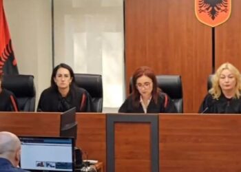 “Është rrëzuar 12 herë, s’ka bazë ligjore“/ Zbardhet qëndrimi i avokatit të PS në Kolegj Zgjedhor: PD të tërheqë kërkesë padinë!