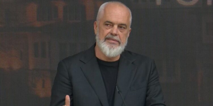 “Ksamili, jo më në dorë të injorantëve”/ Rama: Çmimet marramendëse e shërbimet mizerabël. S’ka më muzikë!