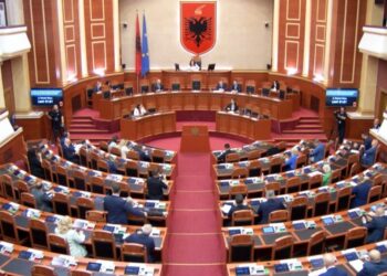 Live/ Nis seanca e parë e legjislaturës së XI-të, pritet të betohen 140 deputetët dhe të zgjidhet kryetari i ri!